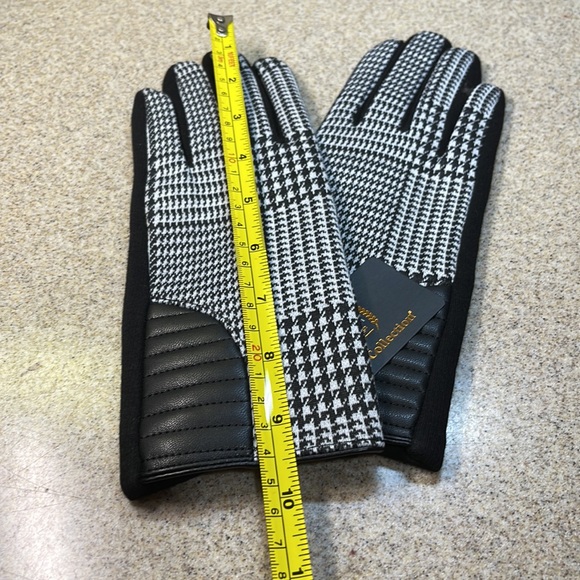 ALABAMA FANS GLOVES 🧤 HOUNDSTOOTH BLACK AND WHITE.  LOVE ❤️ THE HOUNDSTOOTH - Picture 8 of 9